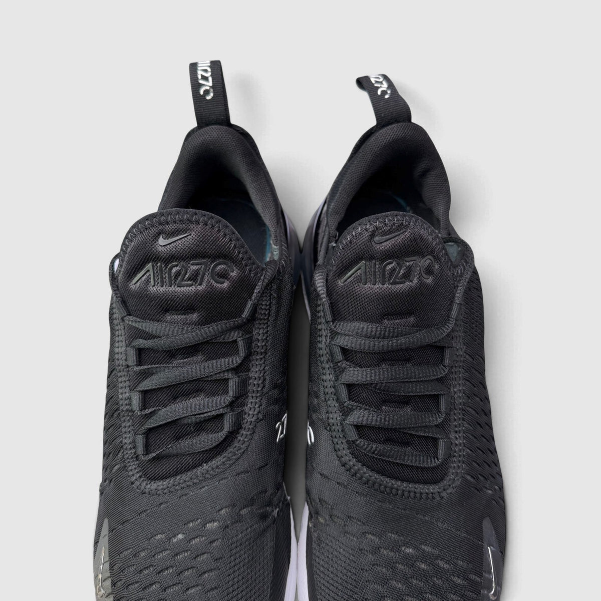 Nike Air Max 270 Black/White, buty sportowe męskie w bardzo dobrym stanie rozmiar 41, widok z góry