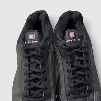 Nike Shox R4 Triple Black, buty sportowe męskie w bardzo dobrym stanie rozmiar 42.5, widok z góry