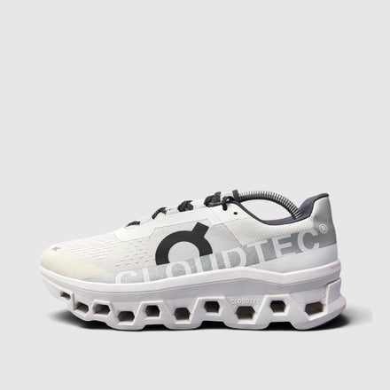 On Cloudmonster, buty sportowe męskie w bardzo dobrym stanie rozmiar 44, boczny profil, lewa strona