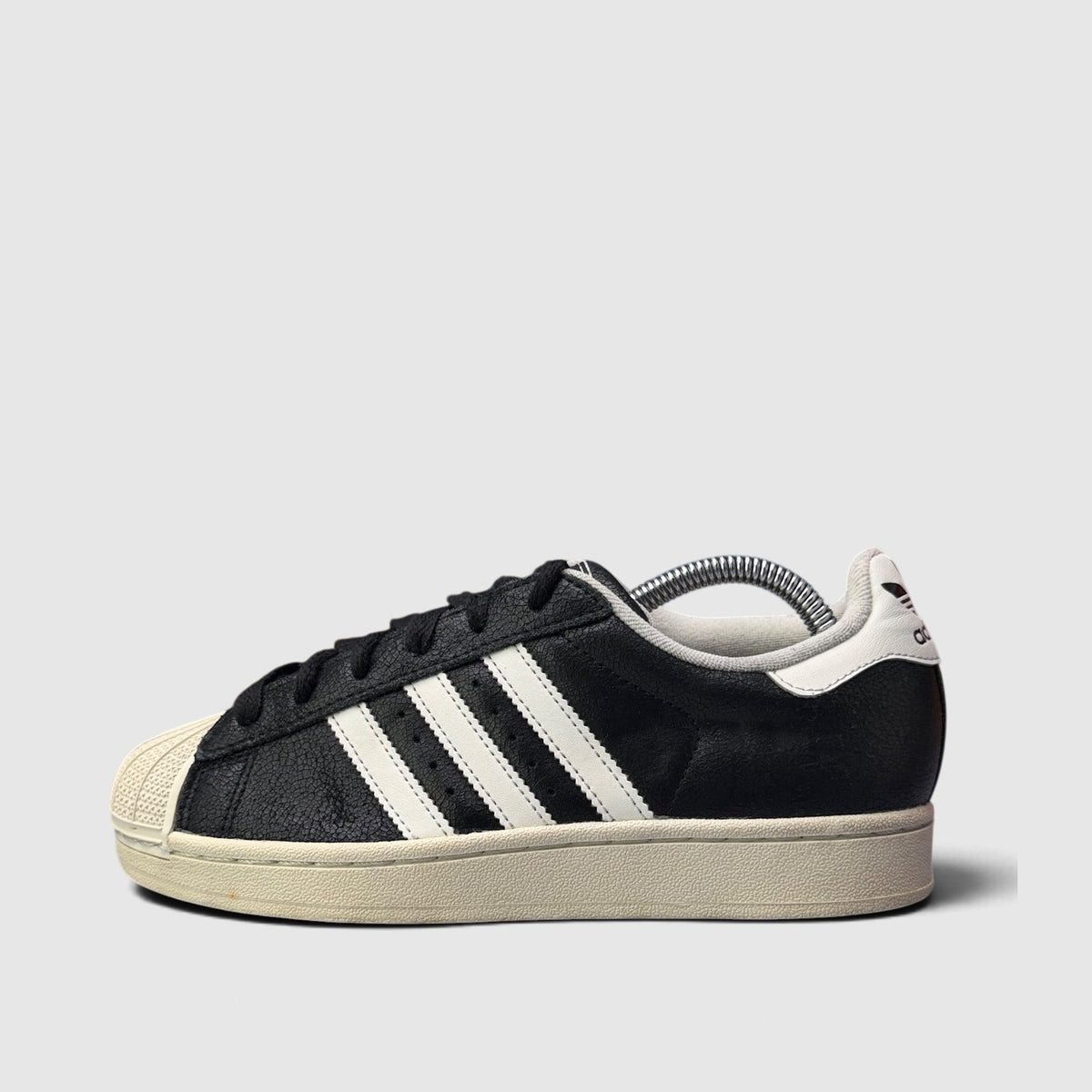 Adidas Superstar II, buty sportowe damskie w bardzo dobrym stanie rozmiar 37 1/3, boczny profil, lewa strona