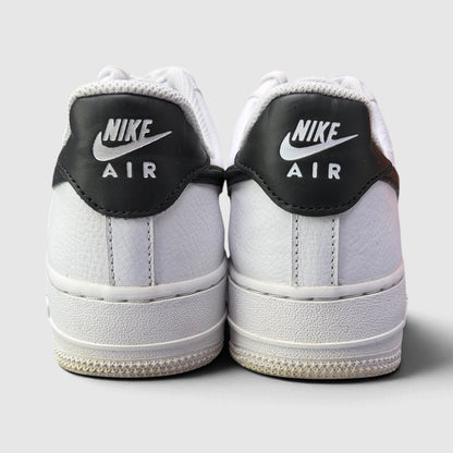 Nike Air Force 1 '07 Low, buty sportowe damskie w bardzo dobrym stanie rozmiar 39, widok z tyłu
