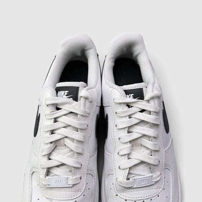 Nike Air Force 1 '07 Low, buty sportowe damskie w bardzo dobrym stanie rozmiar 39, widok z góry