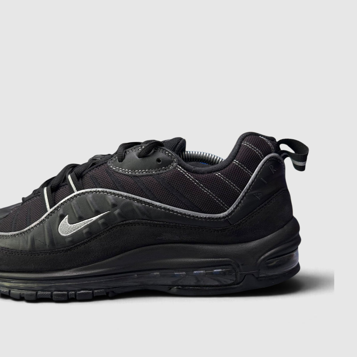 Nike Air Max 98, buty sportowe męskie w bardzo dobrym stanie rozmiar 45, boczny profil, lewa strona
