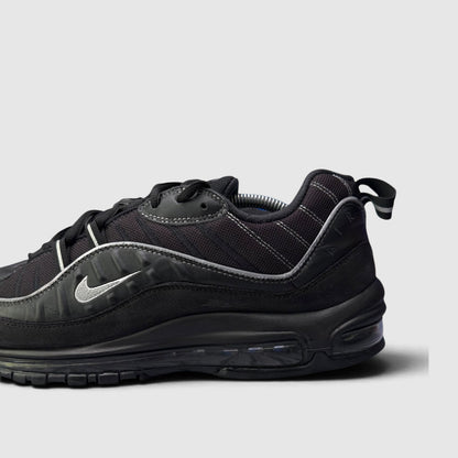 Nike Air Max 98, buty sportowe męskie w bardzo dobrym stanie rozmiar 45, boczny profil, lewa strona