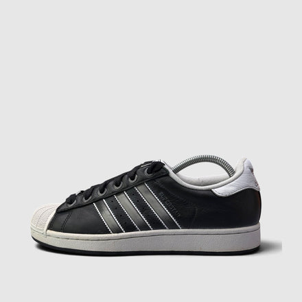 Adidas Superstar II, buty sportowe męskie w bardzo dobrym stanie rozmiar 42, boczny profil, lewa strona