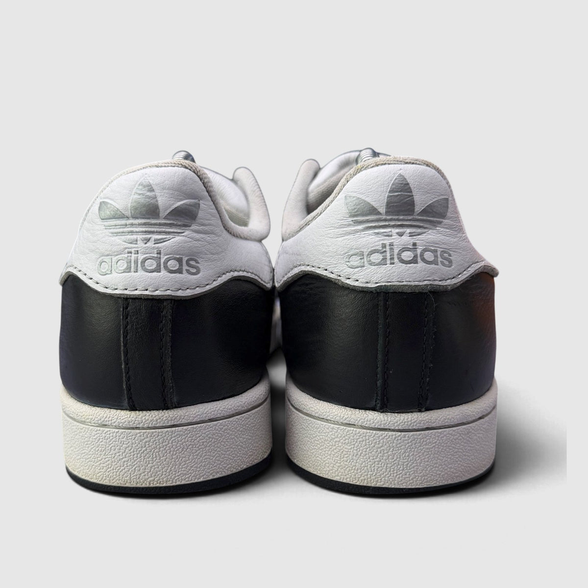 Adidas Superstar II, buty sportowe męskie w bardzo dobrym stanie rozmiar 42, widok z tyłu