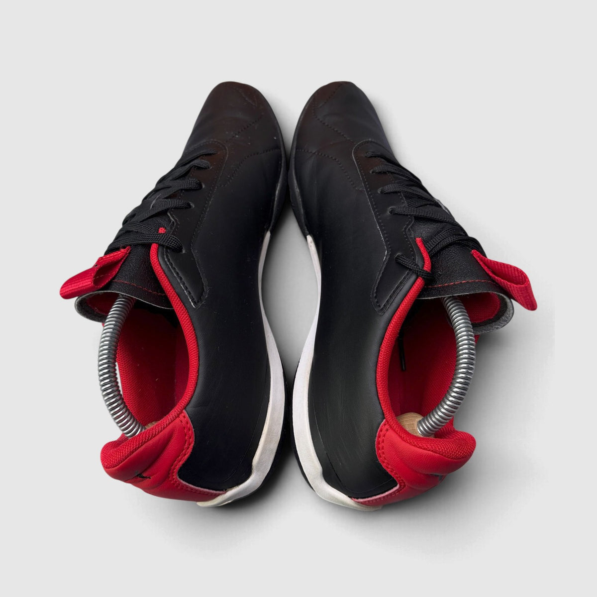 Puma Scuderia Ferrari Neo Cat 3.0, buty sportowe męskie w bardzo dobrym stanie rozmiar 43, widok z góry