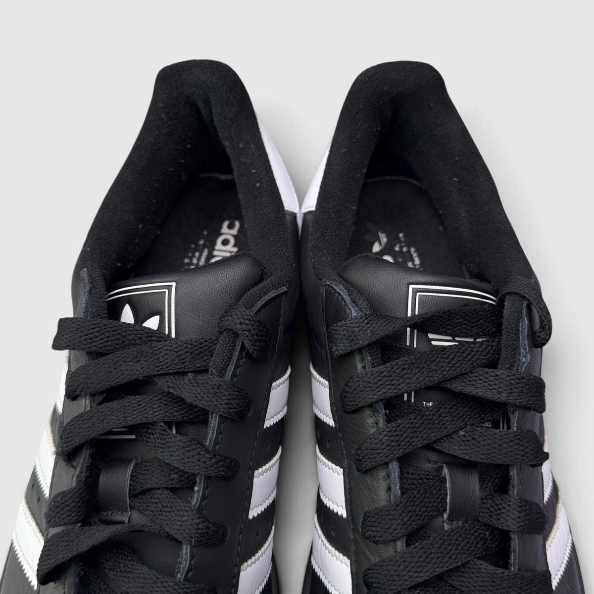 Adidas Superstar II Black White, buty sportowe męskie w bardzo dobrym stanie rozmiar 42, widok z góry