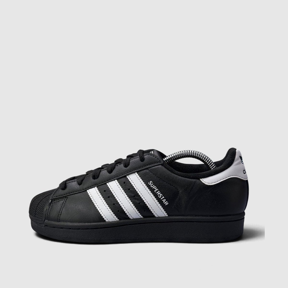 Adidas Superstar II Black White, buty sportowe damskie w bardzo dobrym stanie rozmiar 38 2/3, boczny profil, lewa strona