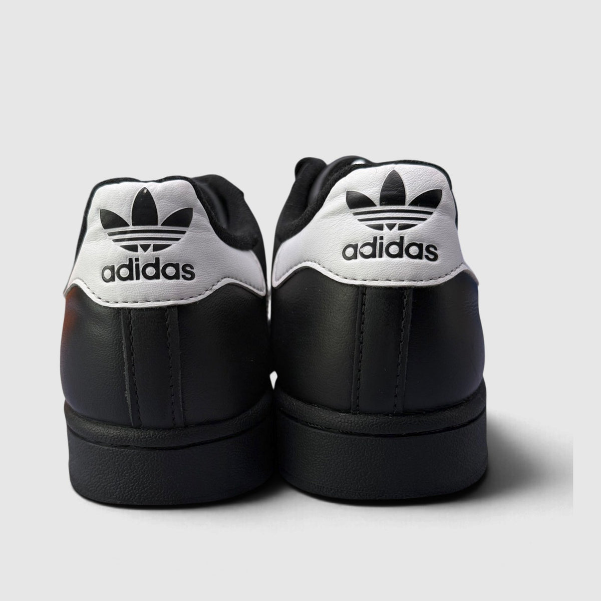 Adidas Superstar II Black White, buty sportowe damskie w bardzo dobrym stanie rozmiar 38 2/3, widok z tyłu
