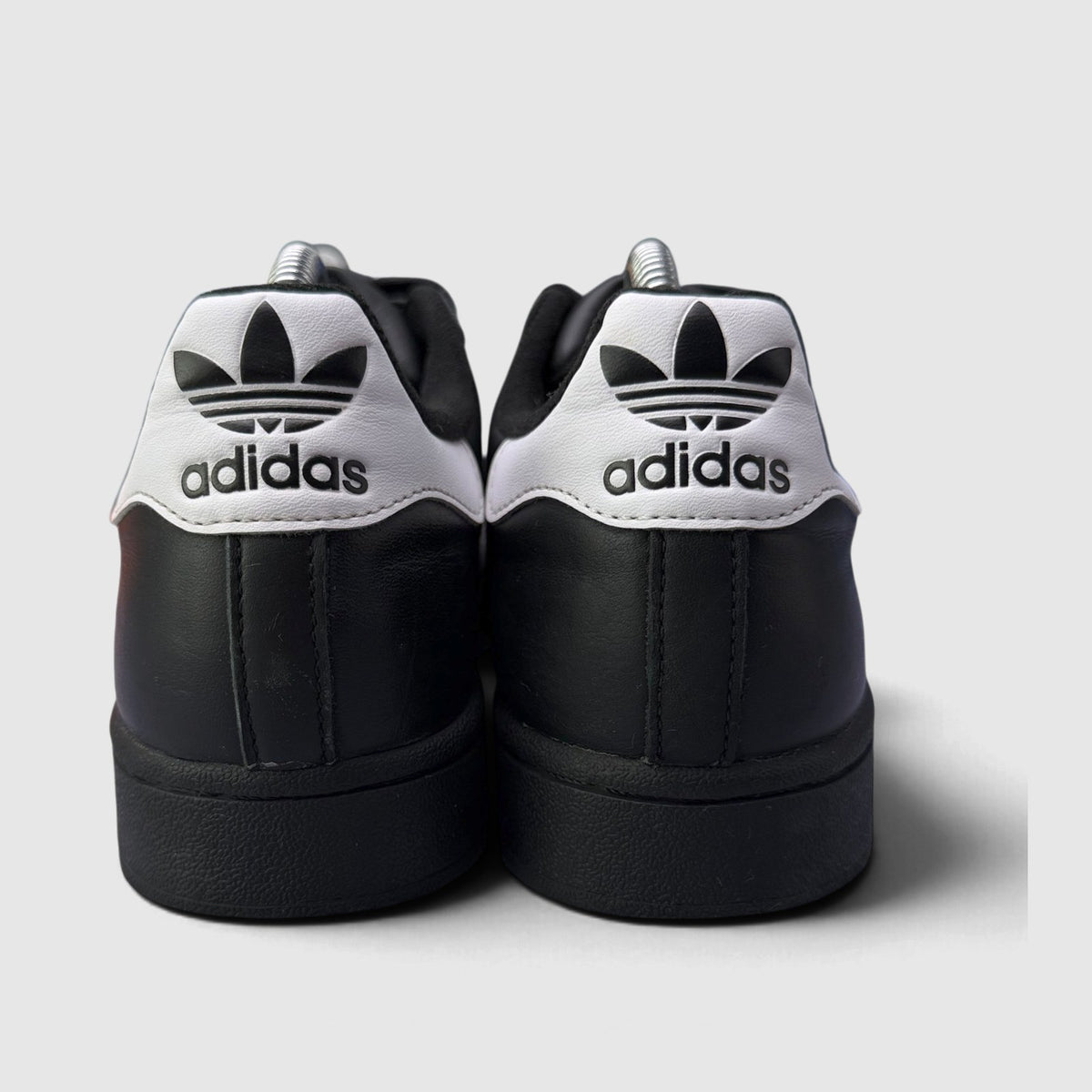 Adidas Superstar II Black White, buty sportowe damskie w bardzo dobrym stanie rozmiar 40, widok z tyłu
