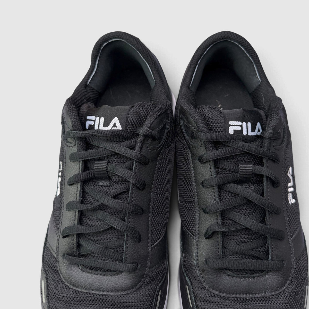 FILA Valdo, buty sportowe męskie w bardzo dobrym stanie rozmiar 42, widok z góry
