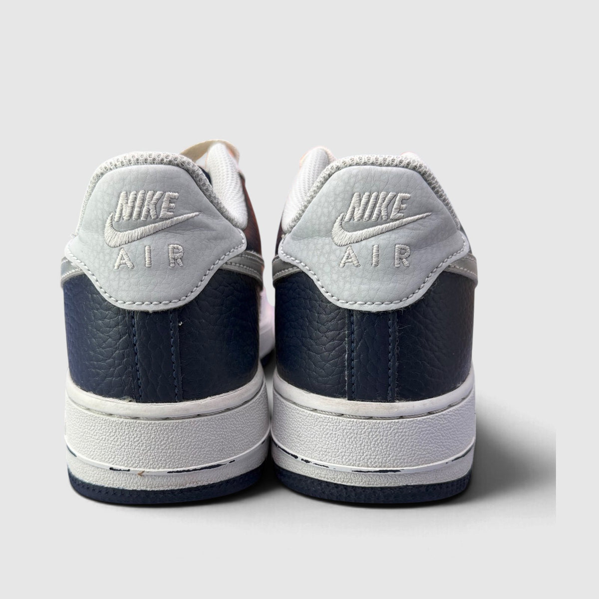 Nike Air Force 1 LV8 Dallas Cowboys, buty sportowe damskie w bardzo dobrym stanie rozmiar 38.5, widok z tyłu