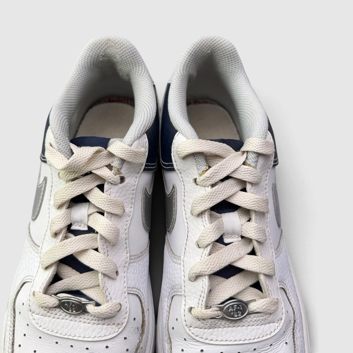 Nike Air Force 1 LV8 Dallas Cowboys, buty sportowe damskie w bardzo dobrym stanie rozmiar 38.5, widok z góry