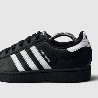 Adidas Superstar II Black White, buty sportowe damskie w bardzo dobrym stanie rozmiar 38, boczny profil, lewa strona