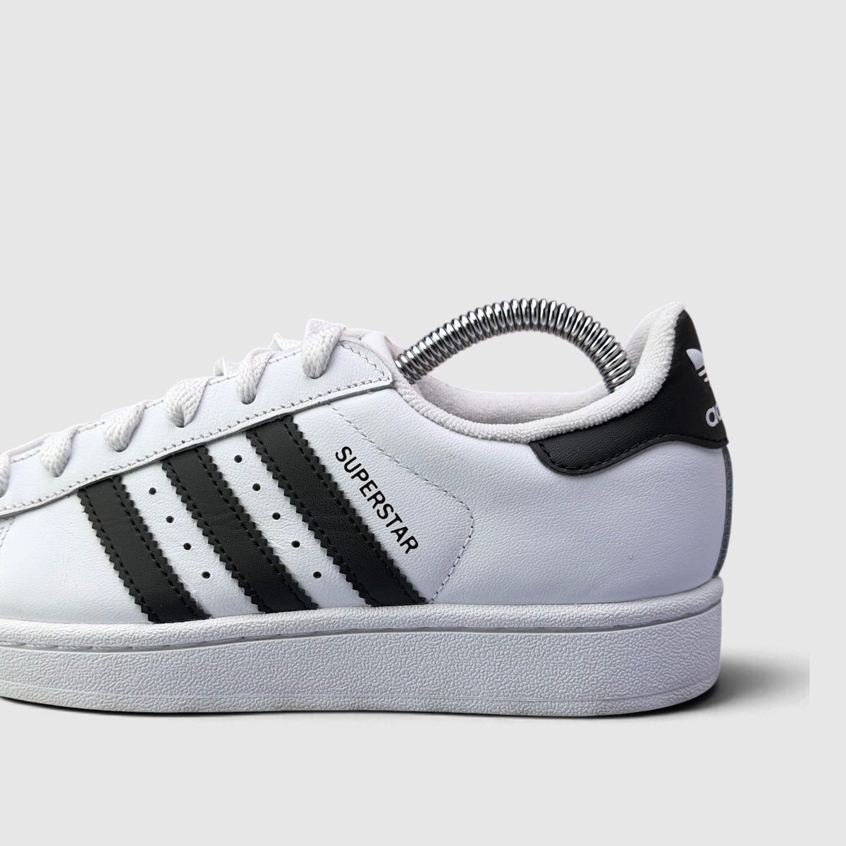 Adidas Superstar II Cloud White Black, buty sportowe damskie w bardzo dobrym stanie rozmiar 36, boczny profil, lewa strona