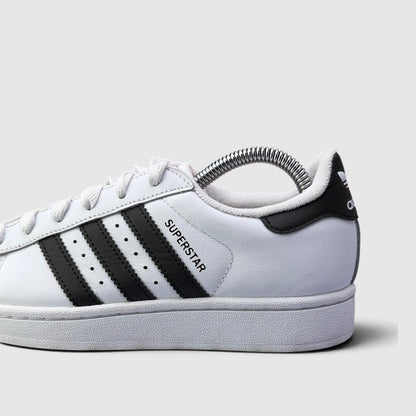 Adidas Superstar II Cloud White Black, buty sportowe damskie w bardzo dobrym stanie rozmiar 36, boczny profil, lewa strona