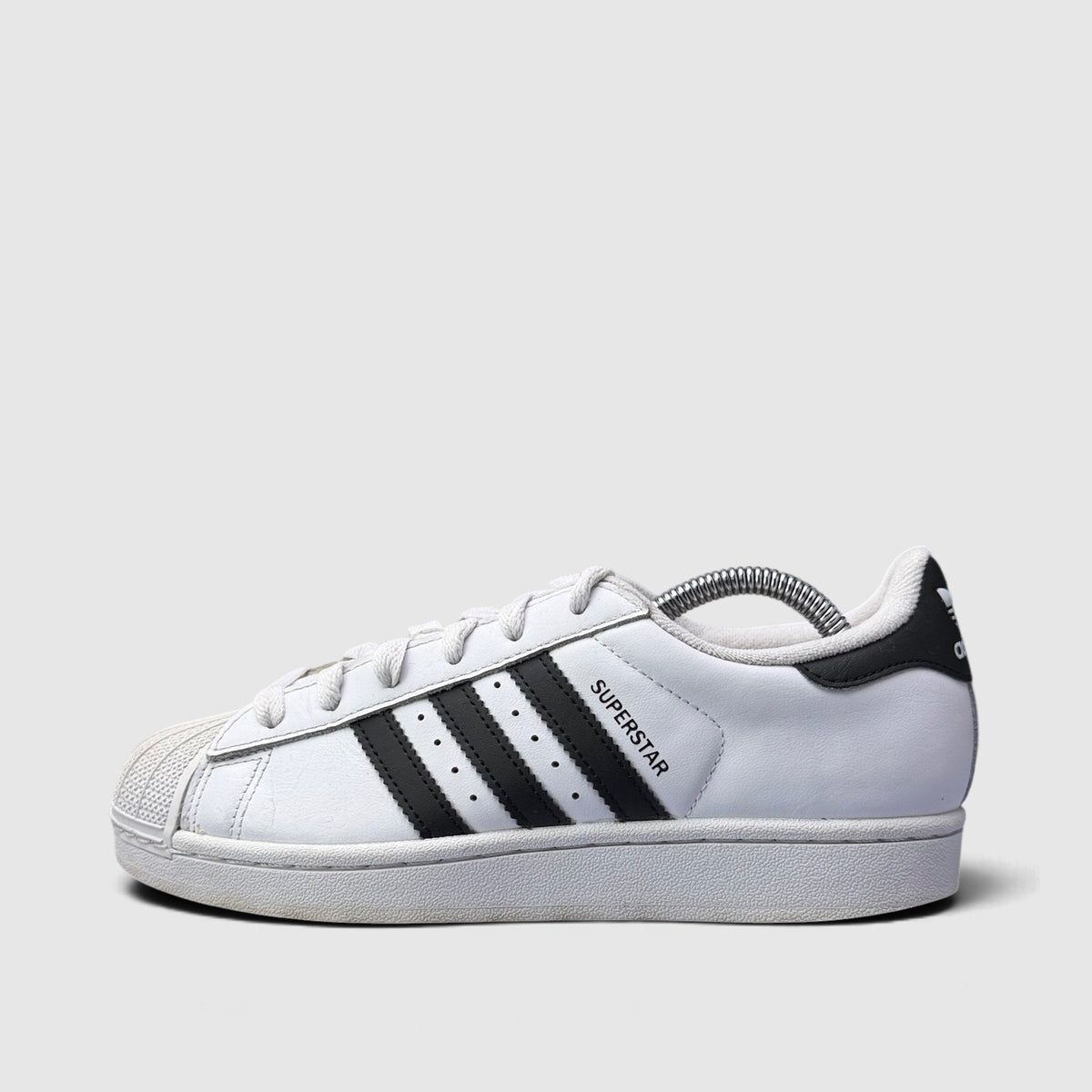 Adidas Superstar II Cloud White Black, buty sportowe damskie w bardzo dobrym stanie rozmiar 38, boczny profil, lewa strona