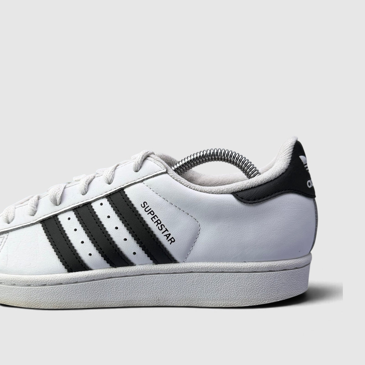 Adidas Superstar II Cloud White Black, buty sportowe damskie w bardzo dobrym stanie rozmiar 38, boczny profil, lewa strona