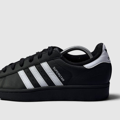 Adidas Superstar II Black White, buty sportowe damskie w bardzo dobrym stanie rozmiar 38, boczny profil, prawa strona