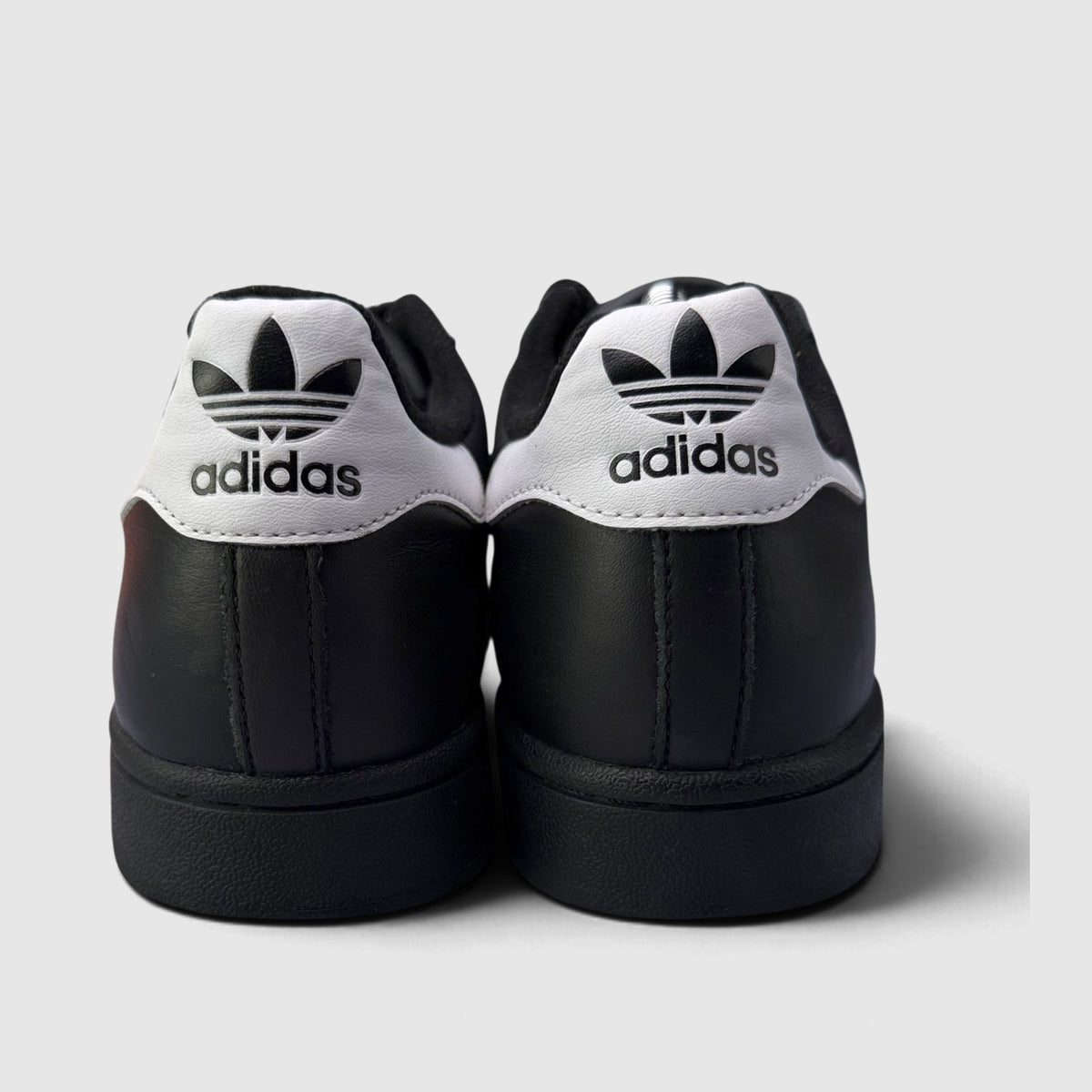 Adidas Superstar II Black White, buty sportowe damskie w bardzo dobrym stanie rozmiar 39 1/3, widok z tyłu