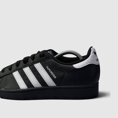 Adidas Superstar II Black White, buty sportowe damskie w bardzo dobrym stanie rozmiar 39 1/3, boczny profil, lewa strona