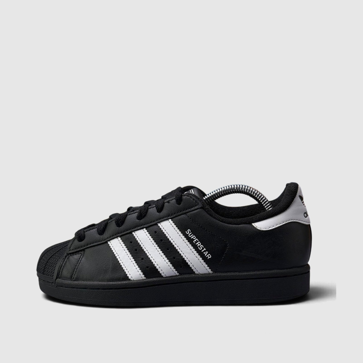 Adidas Superstar II Black White, buty sportowe damskie w bardzo dobrym stanie rozmiar 38 2/3, boczny profil, lewa strona