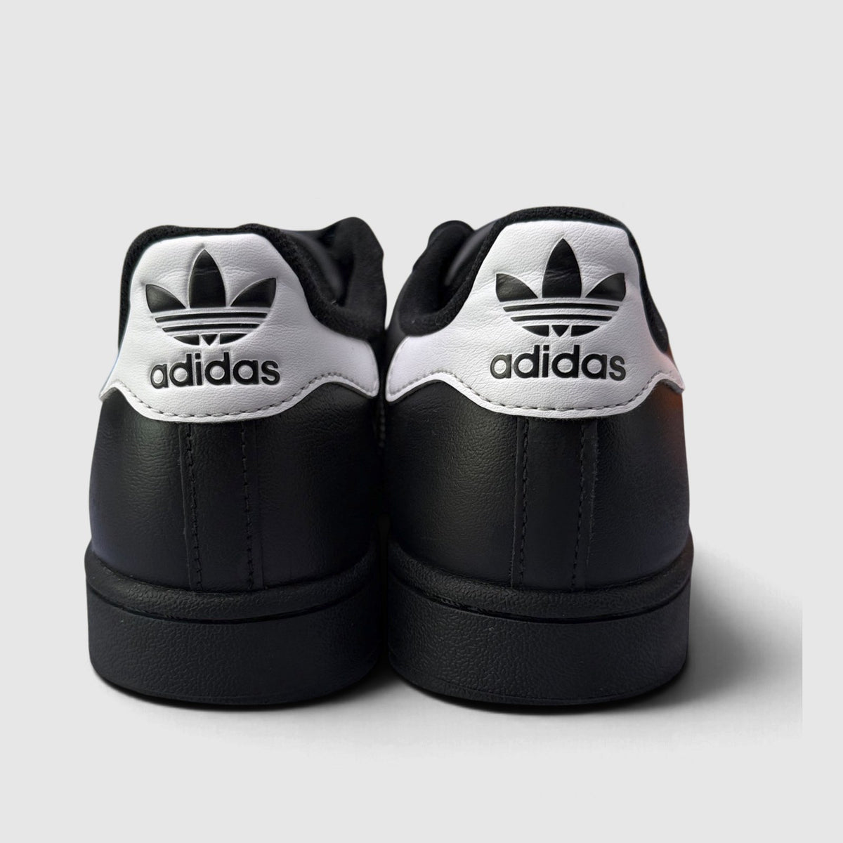 Adidas Superstar II Black White, buty sportowe damskie w bardzo dobrym stanie rozmiar 38 2/3, widok z tyłu