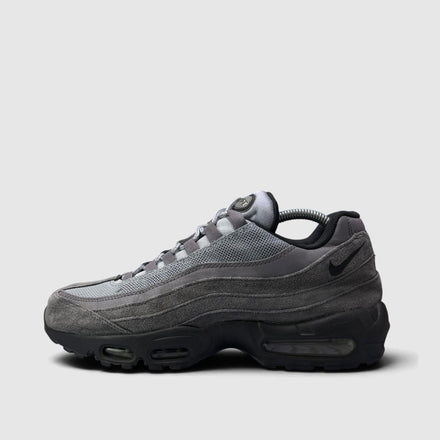 Nike Air Max 95, buty sportowe męskie w bardzo dobrym stanie rozmiar 42.5, boczny profil, lewa strona