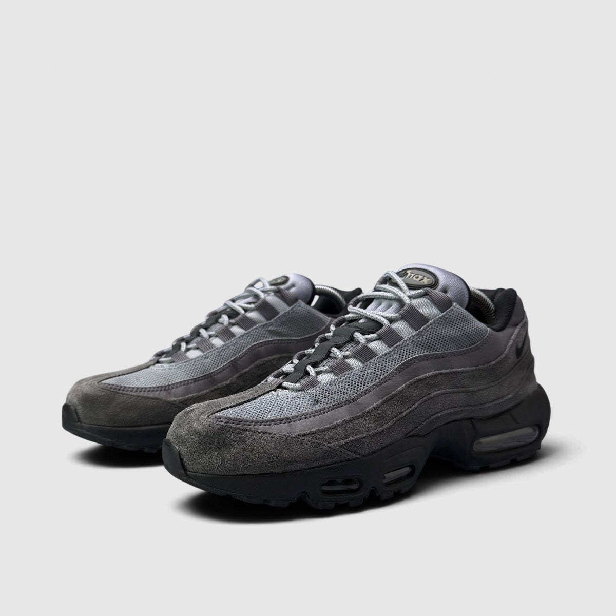 Nike Air Max 95, buty sportowe męskie w bardzo dobrym stanie rozmiar 42.5, para butów