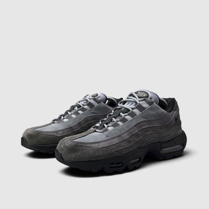 Nike Air Max 95, buty sportowe męskie w bardzo dobrym stanie rozmiar 42.5, para butów