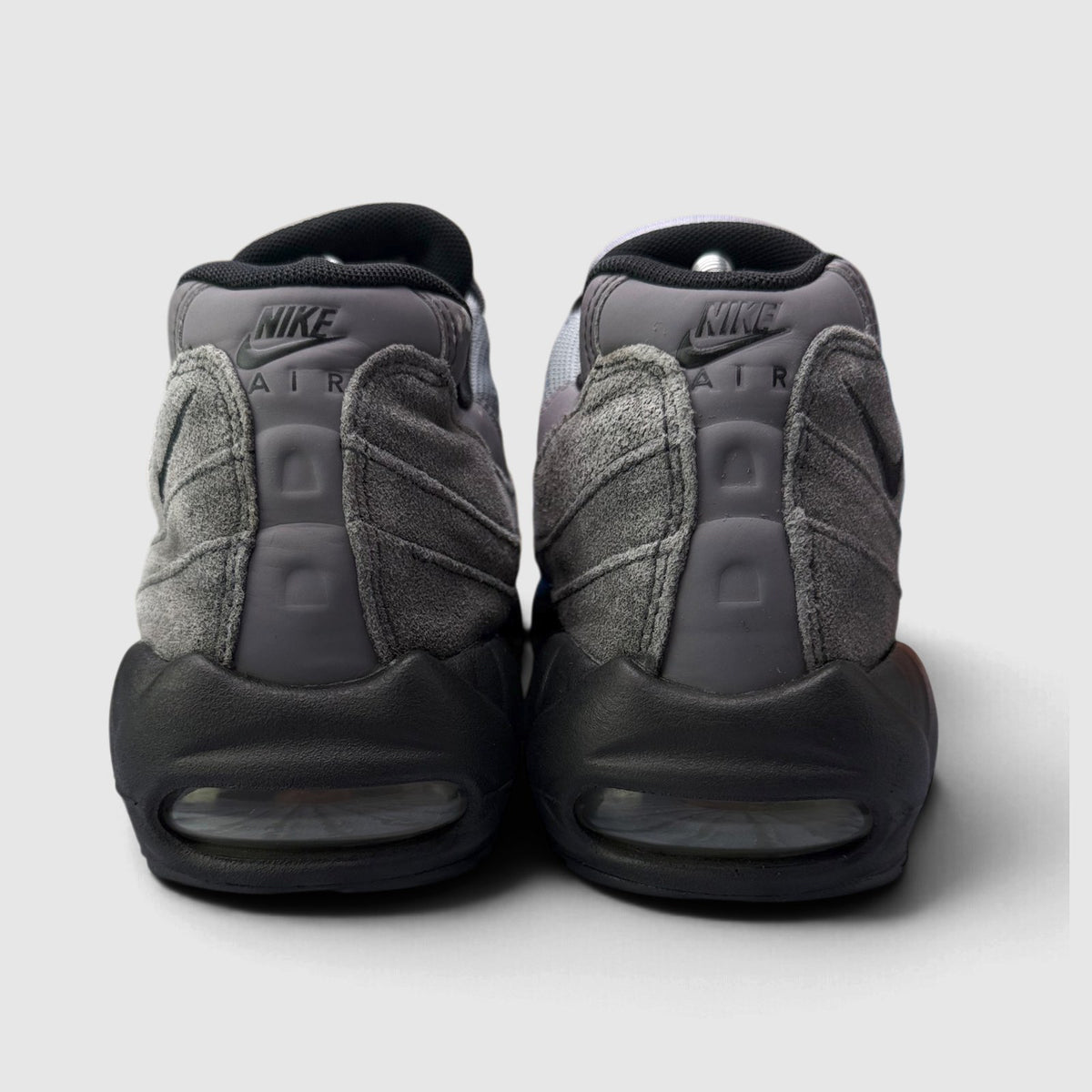 Nike Air Max 95, buty sportowe męskie w bardzo dobrym stanie rozmiar 42.5, widok z tyłu