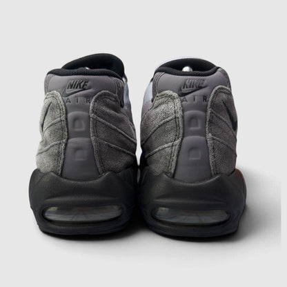 Nike Air Max 95, buty sportowe męskie w bardzo dobrym stanie rozmiar 42.5, widok z tyłu