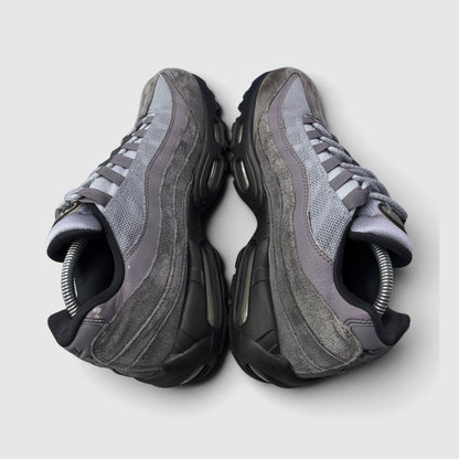 Nike Air Max 95, buty sportowe męskie w bardzo dobrym stanie rozmiar 42.5, para butów