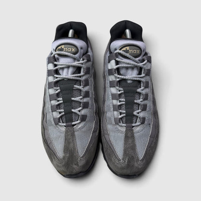 Nike Air Max 95, buty sportowe męskie w bardzo dobrym stanie rozmiar 42.5, widok z góry