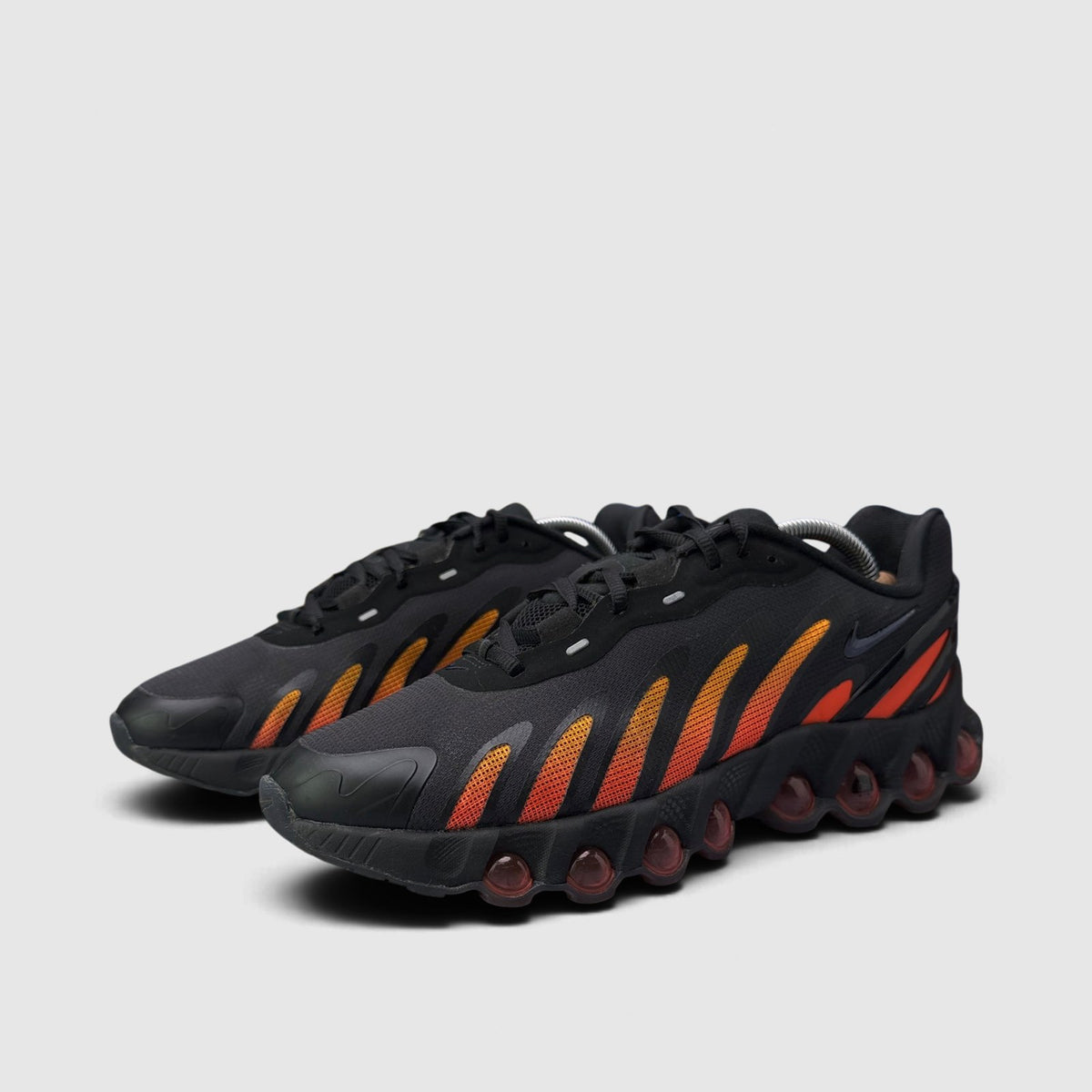 Nike Air Max Dn8 Laser Orange, buty sportowe męskie w bardzo dobrym stanie rozmiar 43, para butów