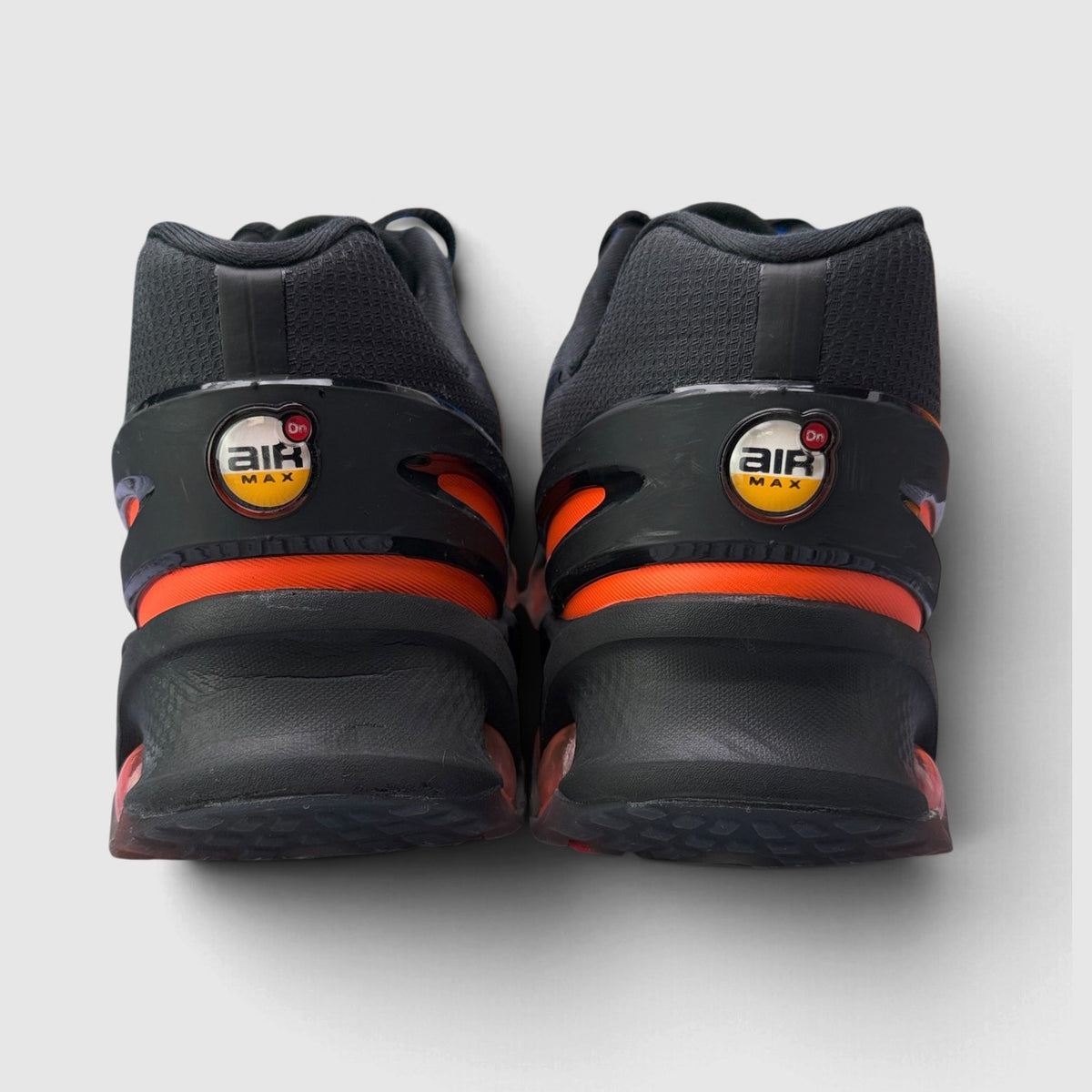 Nike Air Max Dn8 Laser Orange, buty sportowe męskie w bardzo dobrym stanie rozmiar 43, widok z tyłu