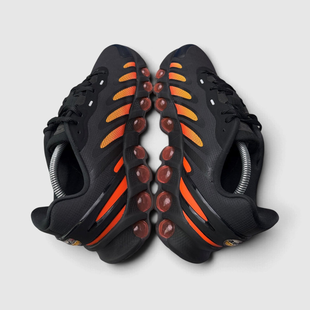 Nike Air Max Dn8 Laser Orange, buty sportowe męskie w bardzo dobrym stanie rozmiar 43, widok z góry