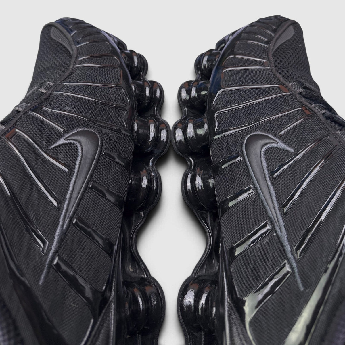 Nike Shox TL Metallic Hematite, buty sportowe męskie w bardzo dobrym stanie rozmiar 44.5, widok z tyłu