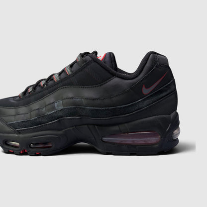 Nike Air Max 95 Racing Pack, buty sportowe męskie w bardzo dobrym stanie rozmiar 46, zewnętrzny panel lewego buta