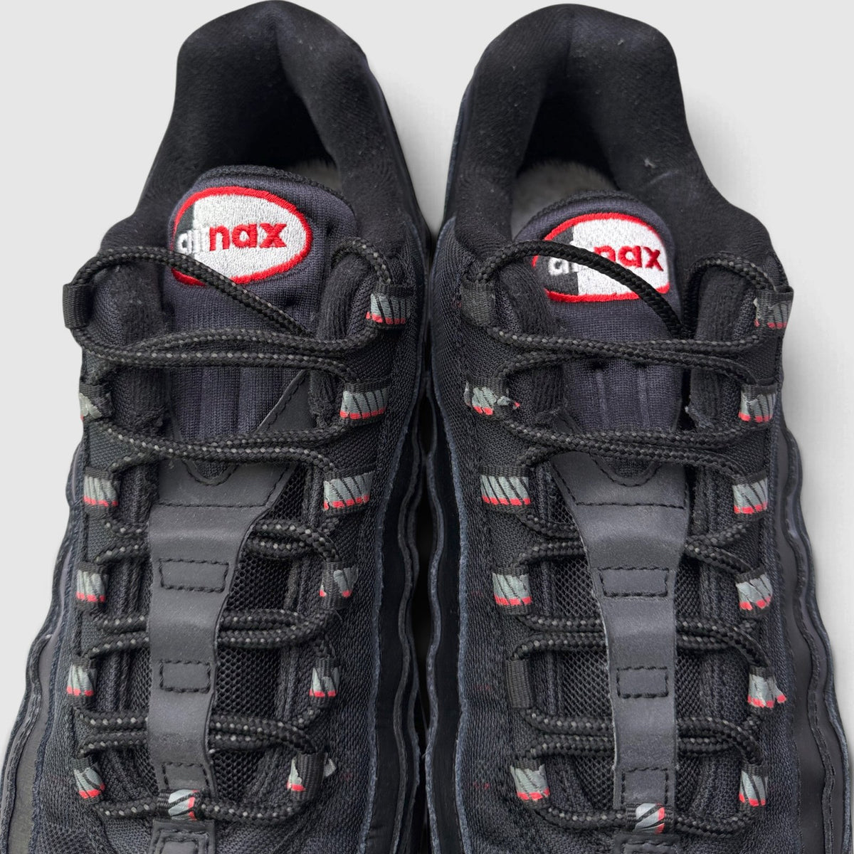 Nike Air Max 95 Racing Pack, buty sportowe męskie w bardzo dobrym stanie rozmiar 46, wewnętrzny panel prawego buta