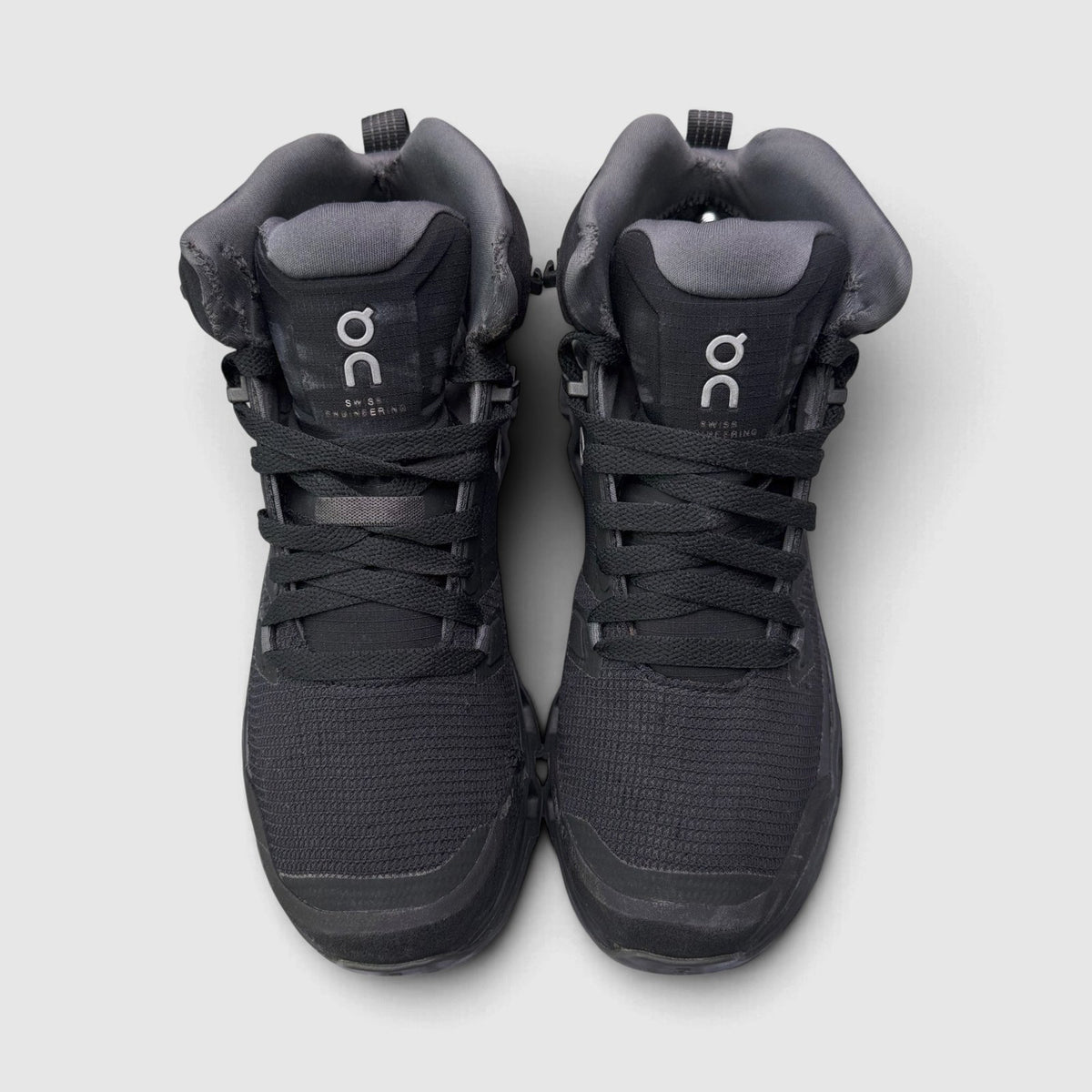 On Cloudrock 2 Waterproof, trekkingi damskie w bardzo dobrym stanie rozmiar 38, widok z góry na wewnętrzną stronę butów