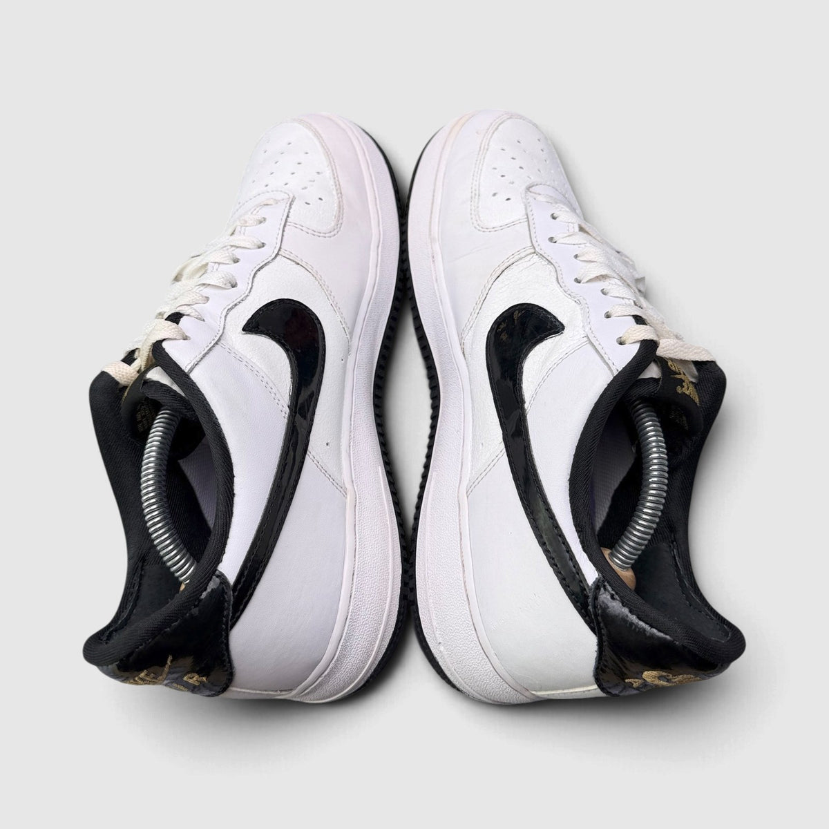 Nike Air Force 1 Low World Champ, buty sportowe męskie w bardzo dobrym stanie rozmiar 44.5, widok z góry