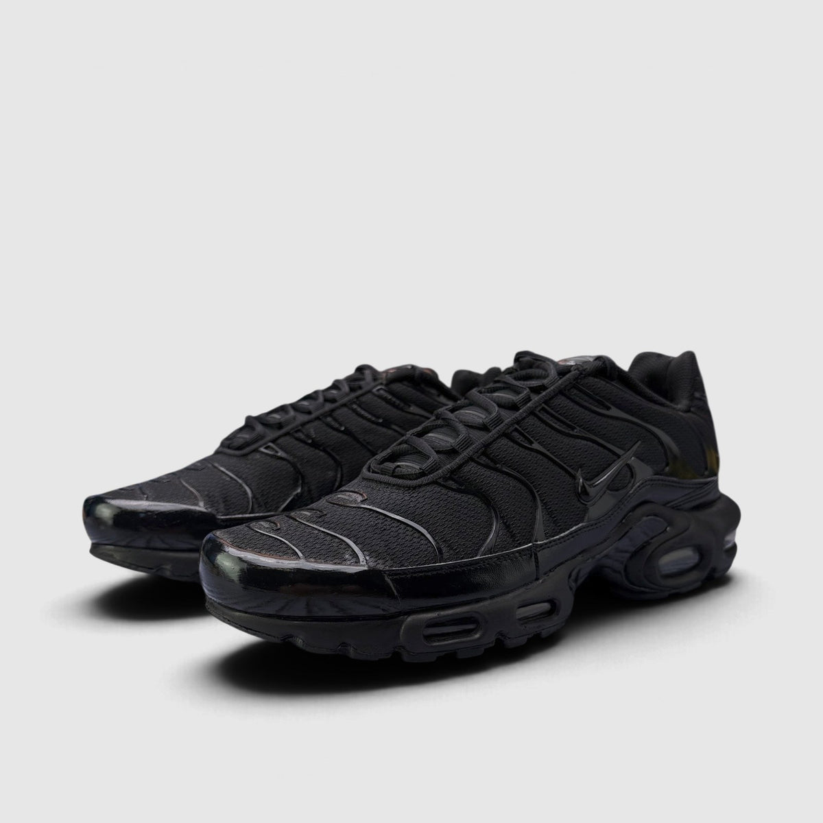 Nike Air Max Plus Triple Black, buty sportowe męskie w bardzo dobrym stanie rozmiar 45.5, para butów