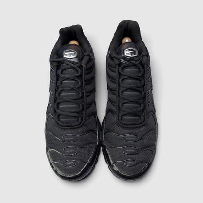 Nike Air Max Plus Triple Black, buty sportowe męskie w bardzo dobrym stanie rozmiar 45.5, widok z góry
