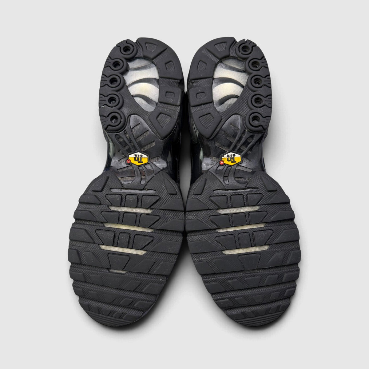 Nike Air Max Plus Triple Black, buty sportowe męskie w bardzo dobrym stanie rozmiar 45.5, podeszwa