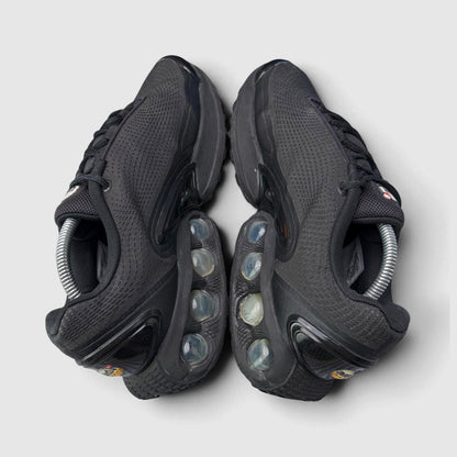 Nike Air Max DN Black Metallic Grey, buty sportowe męskie w dobrym stanie rozmiar 44, widok z góry