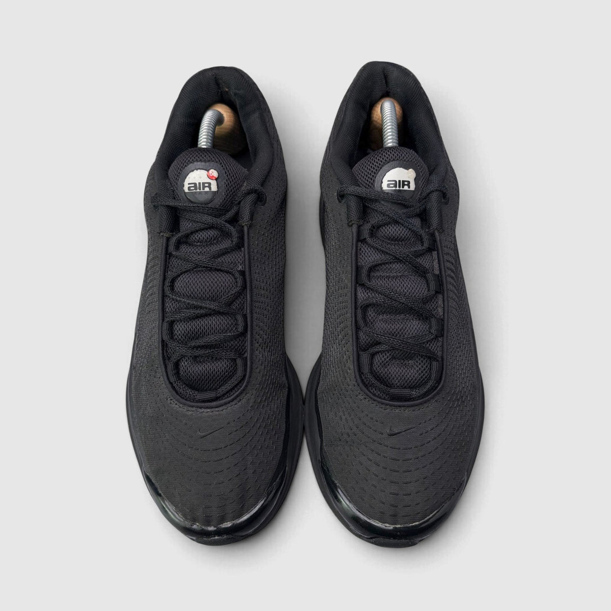 Nike Air Max DN Black Metallic Grey, buty sportowe męskie w dobrym stanie rozmiar 44, widok z góry