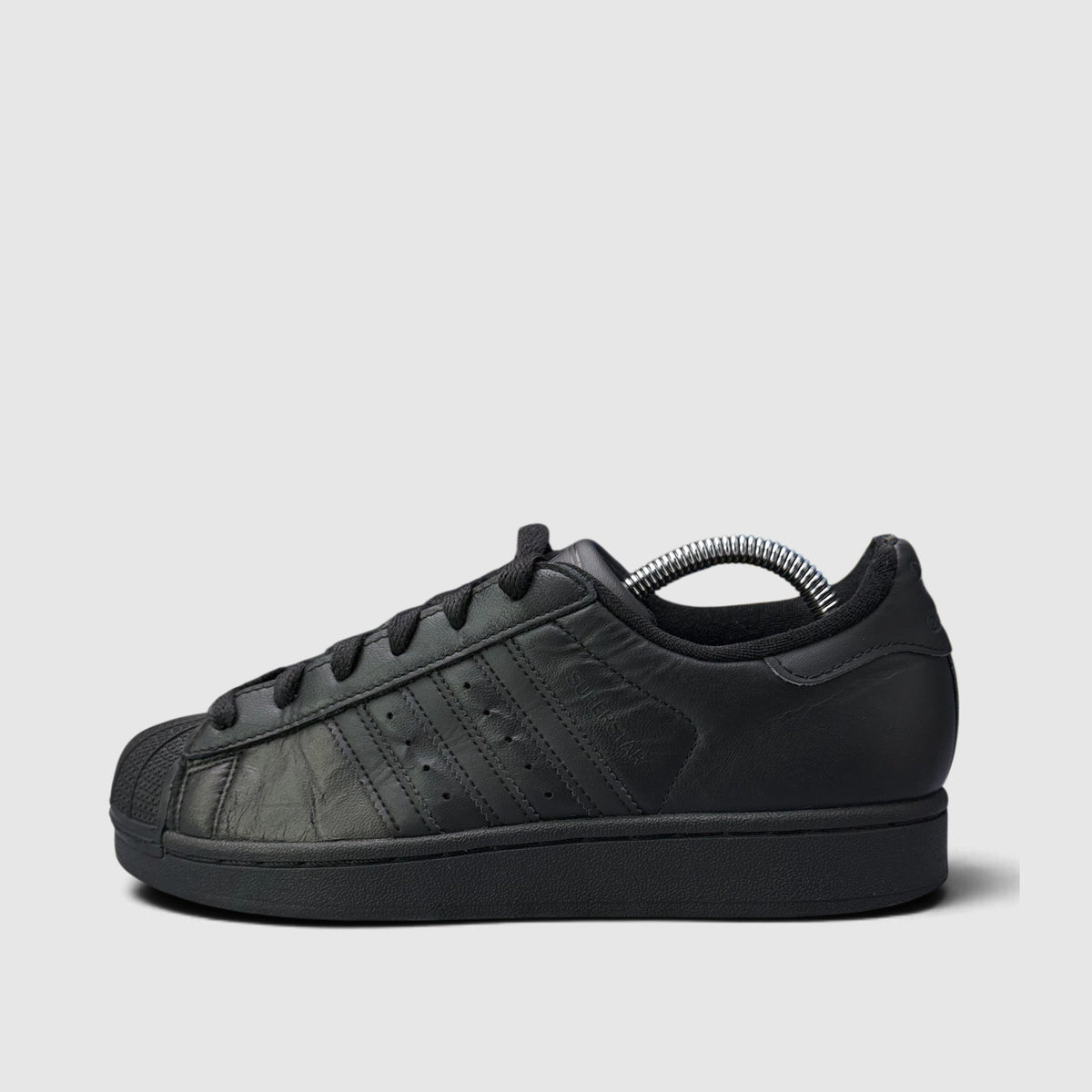 Adidas Superstar II J, buty sportowe damskie w bardzo dobrym stanie rozmiar 38 2/3, boczny profil, lewa strona