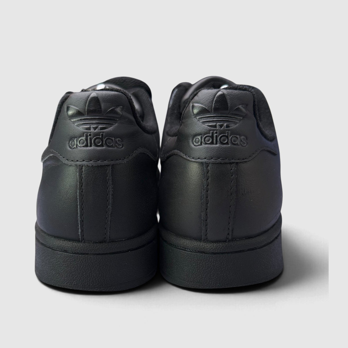 Adidas Superstar II J, buty sportowe damskie w bardzo dobrym stanie rozmiar 38 2/3, widok z tyłu